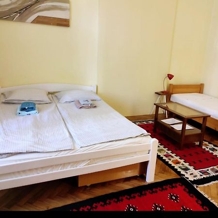 בלגרד Cricket 2 Hostel מראה חיצוני תמונה